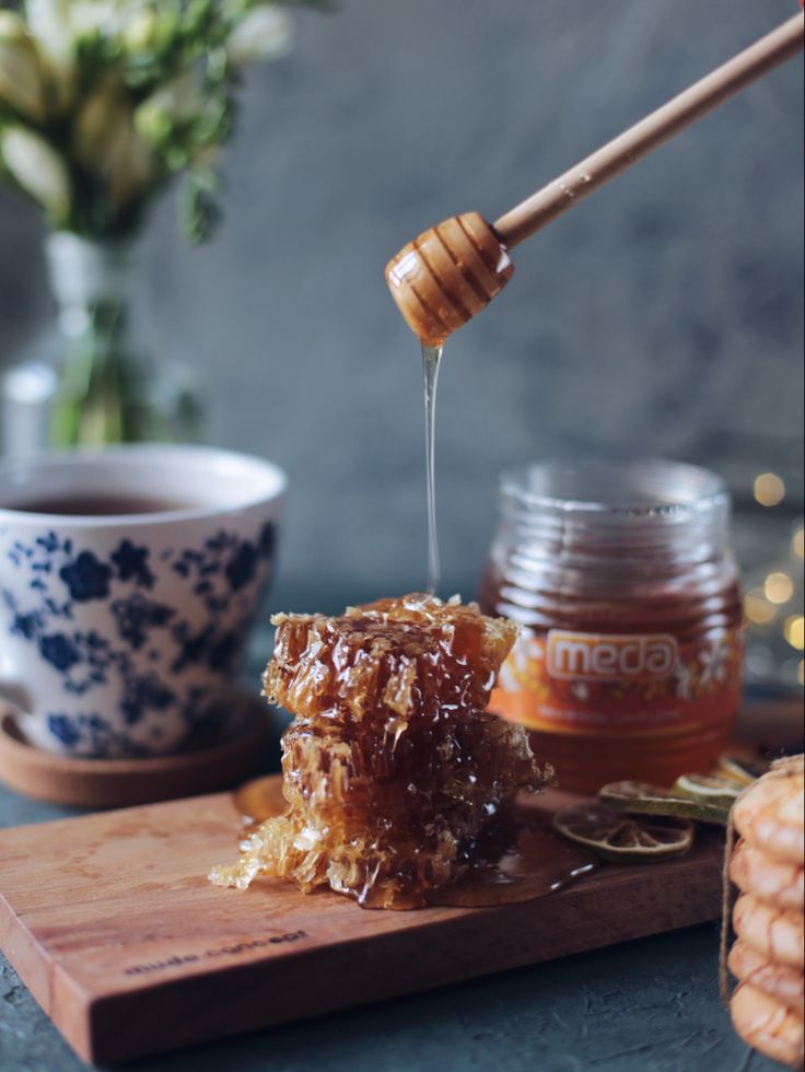 Honey Bee Beauty: Natural Nourishment